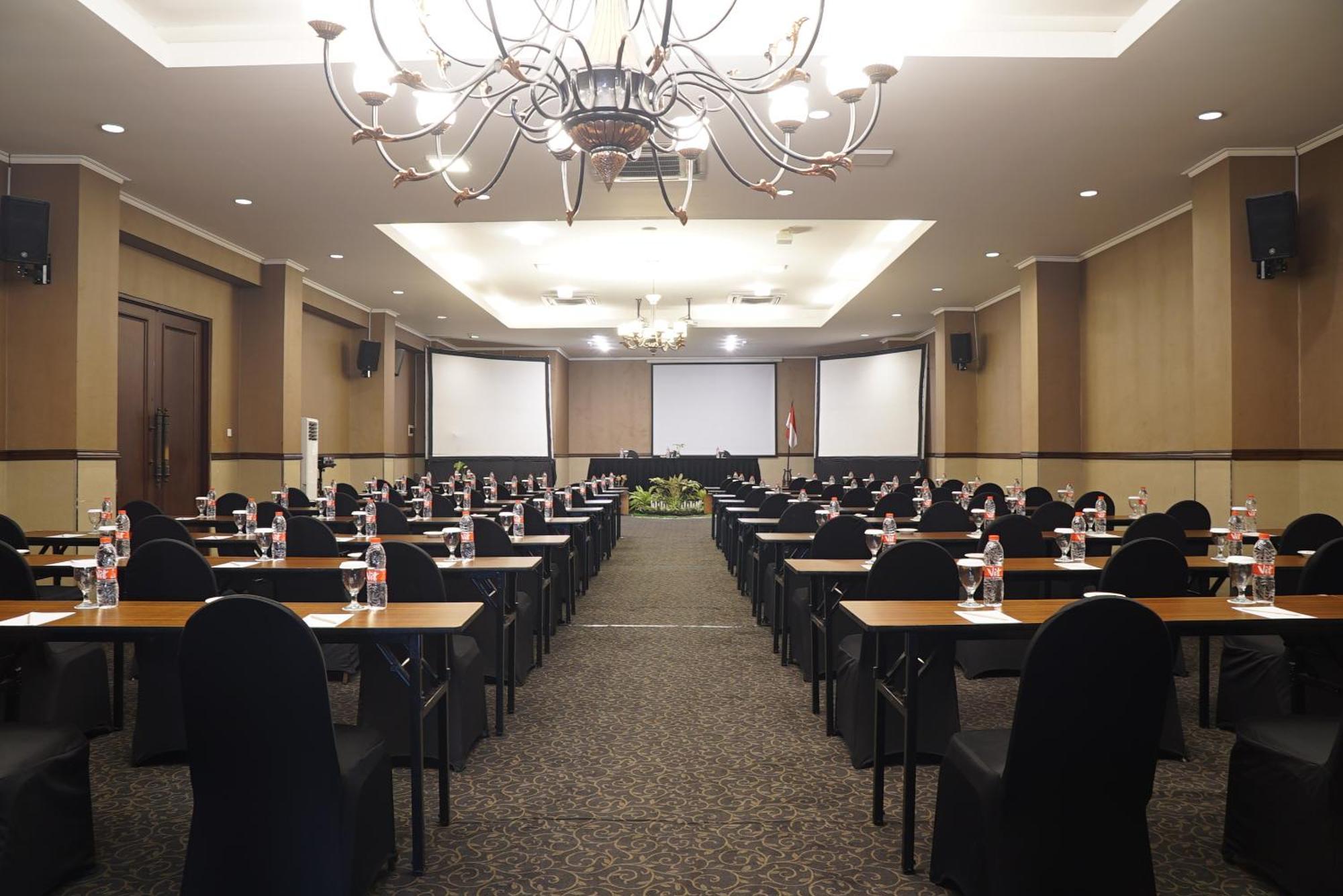 יוגיאקרטה Riss Hotel Malioboro מראה חיצוני תמונה